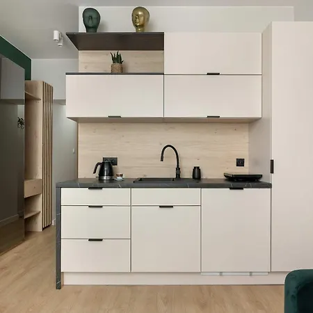 Modern Studio With Desk In Cracow Czarnowiejska 48 By Heyrent