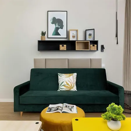 Appartamento Modern Studio With Desk In Cracow Czarnowiejska 48 By Heyrent