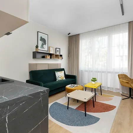 Modern Studio With Desk In Cracow Czarnowiejska 48 By Heyrent * Cracovia